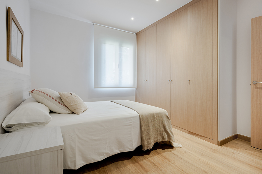 Detalle dormitorio suite 1 del piso de 2 habitaciones del Edificio Lérida 8.